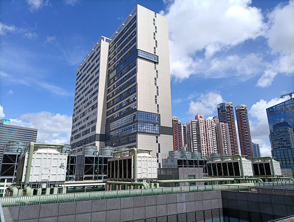 深圳市人民医院冷却塔安装现场
